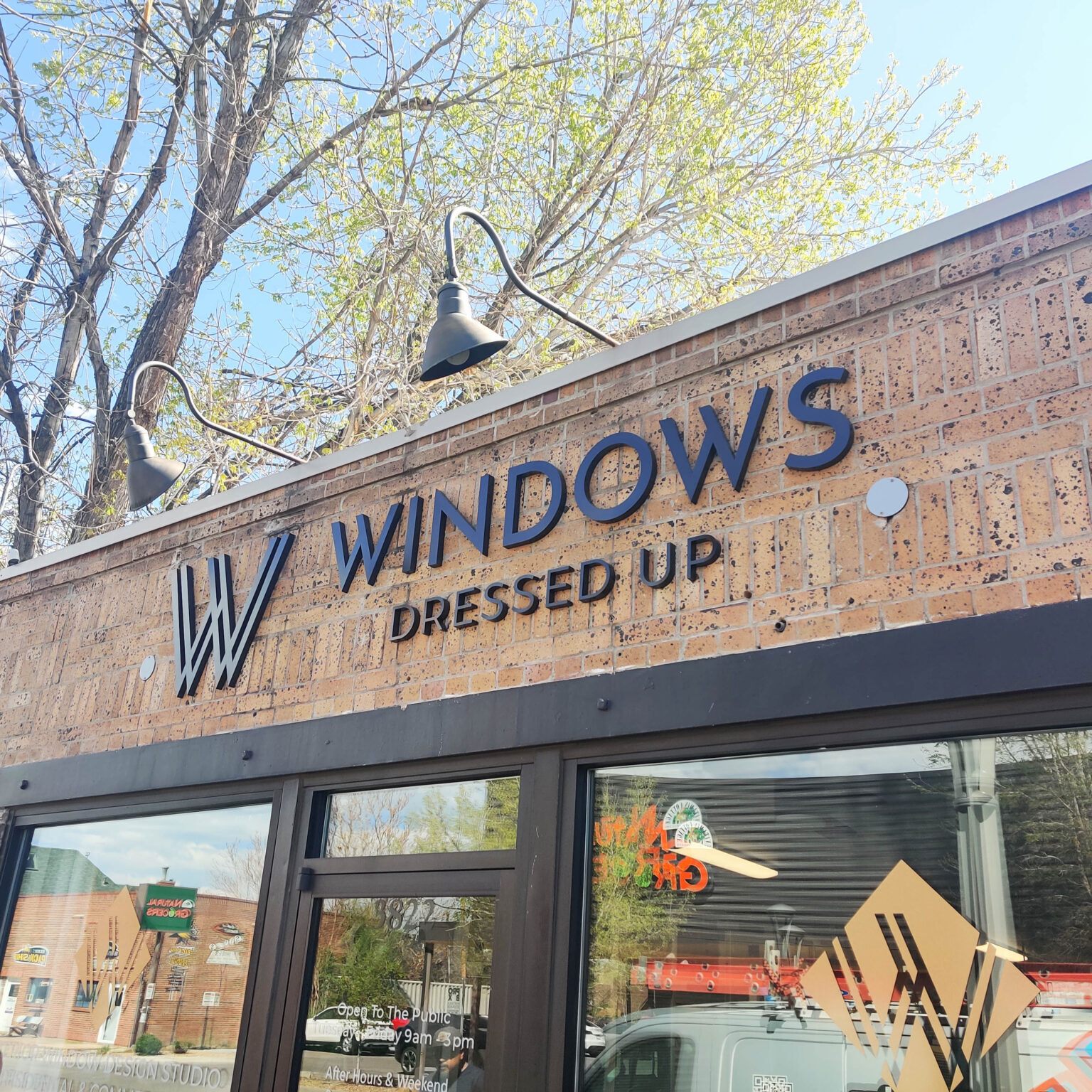 Cover image for The Role of Corporate Office Signs in Enhancing Workplace Experience in Denver