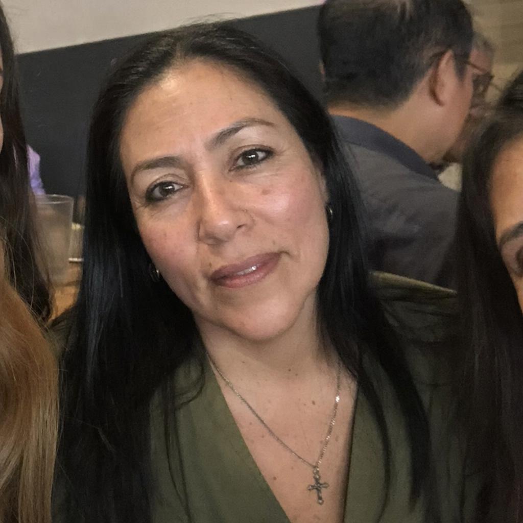 elena_martinez_c5b0f731 profile image